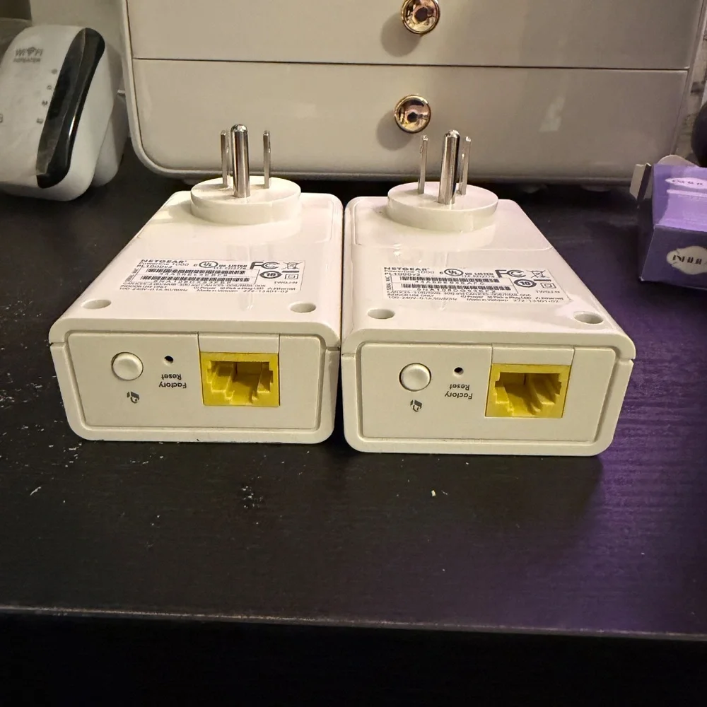 Netgear Powerline 1000 PL1000 WiFi Extender Set of 2 - Picture 2 of 5